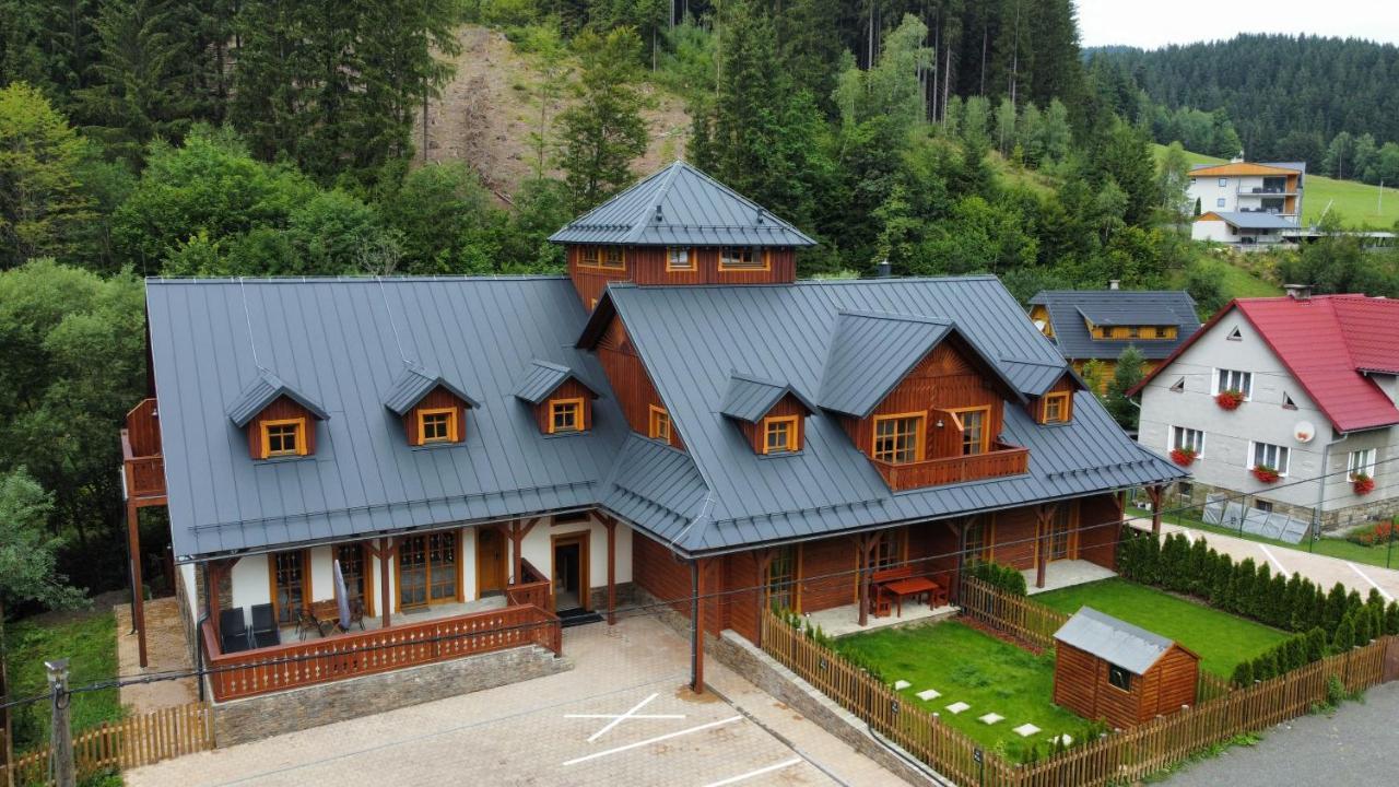Apartmany Jezerne Velké Karlovice Buitenkant foto