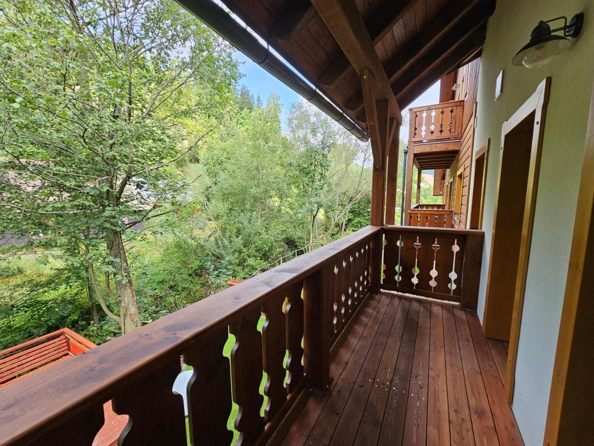 Apartmany Jezerne Velké Karlovice Buitenkant foto