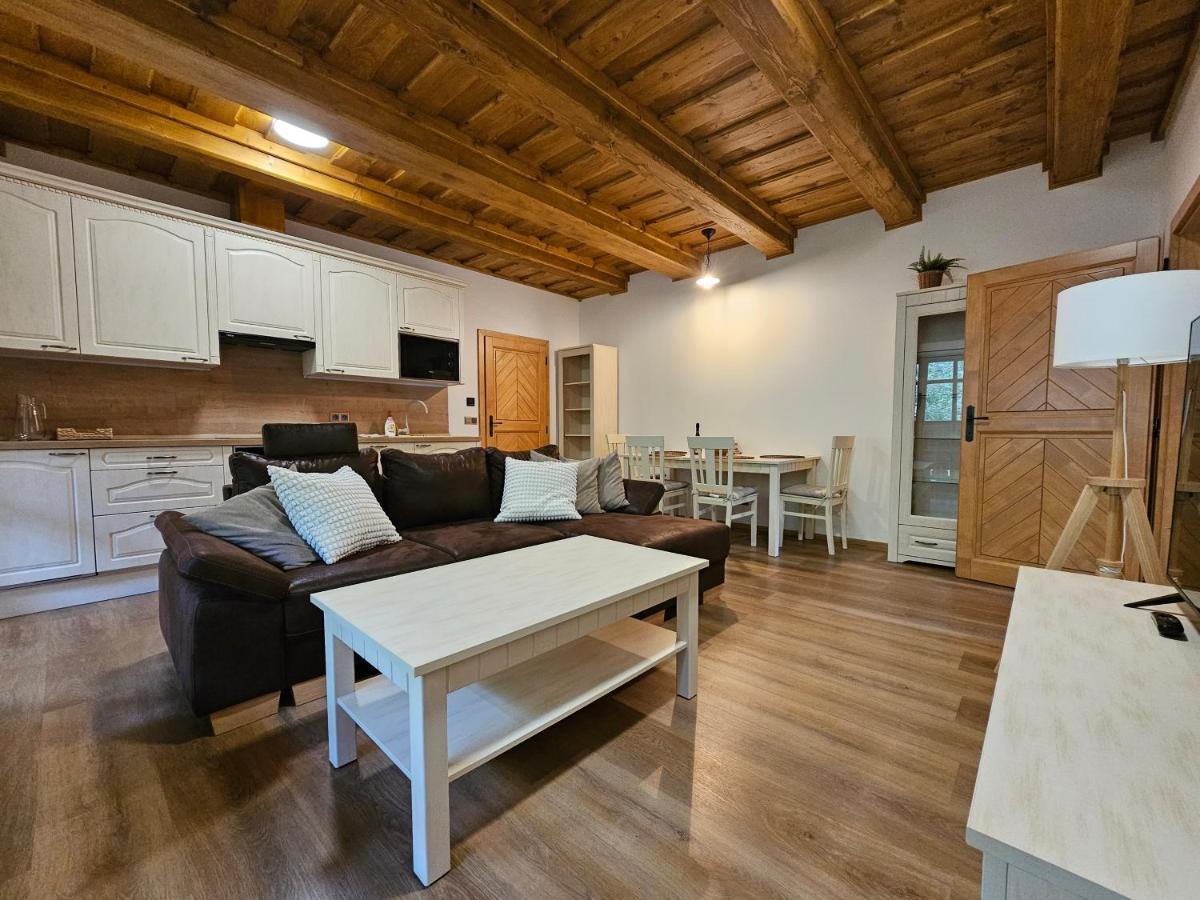 Apartmany Jezerne Velké Karlovice Buitenkant foto