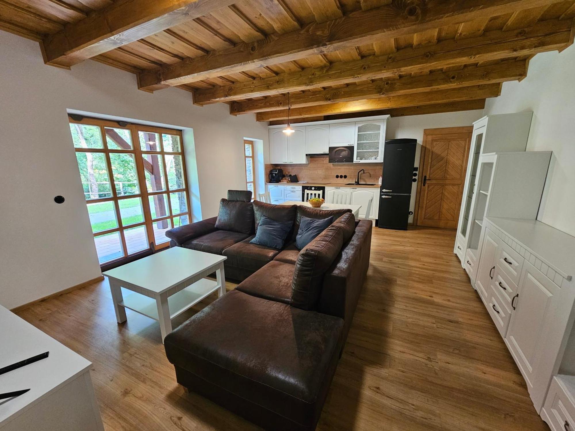 Apartmany Jezerne Velké Karlovice Buitenkant foto