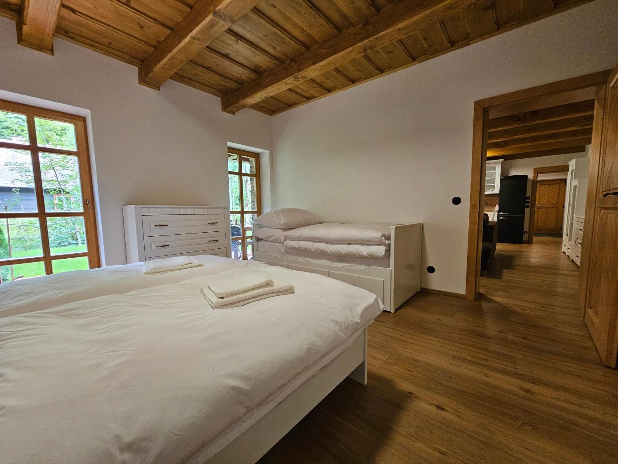 Apartmany Jezerne Velké Karlovice Buitenkant foto