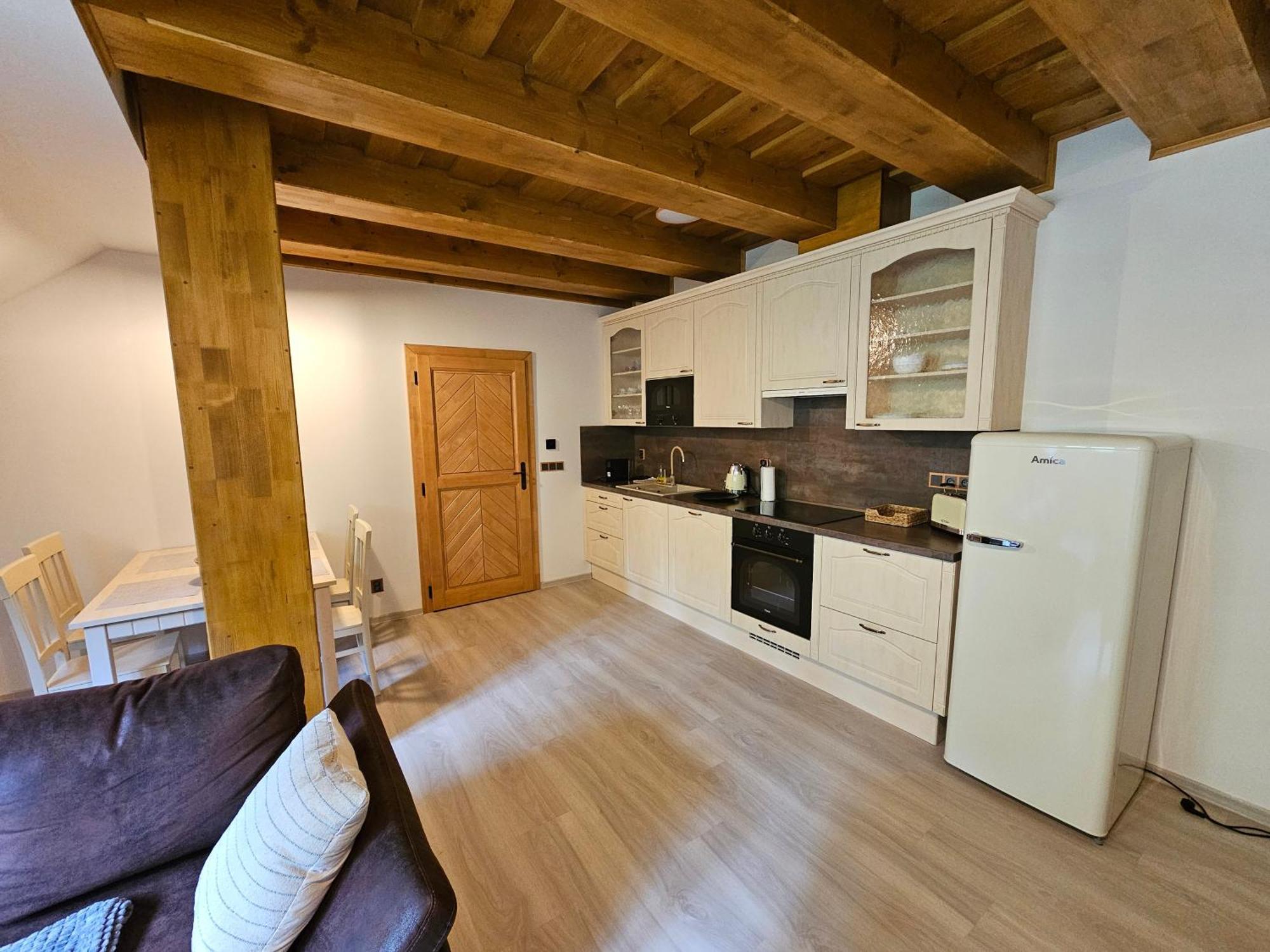 Apartmany Jezerne Velké Karlovice Buitenkant foto