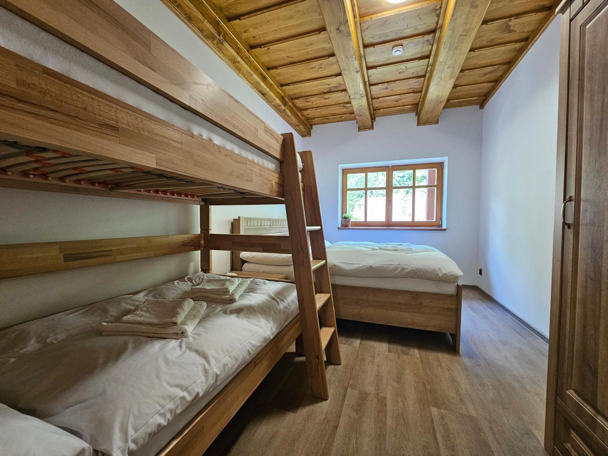Apartmany Jezerne Velké Karlovice Buitenkant foto