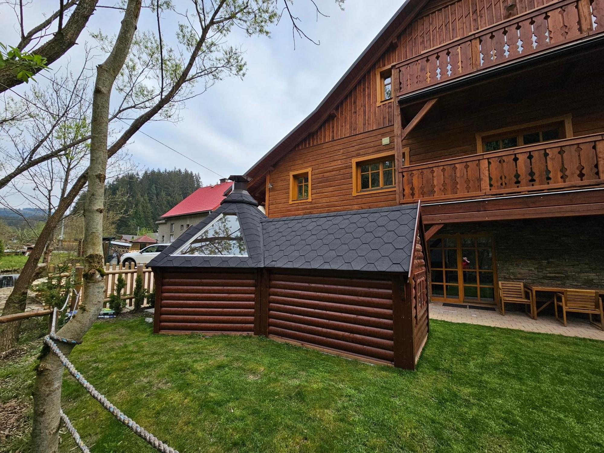 Apartmany Jezerne Velké Karlovice Buitenkant foto